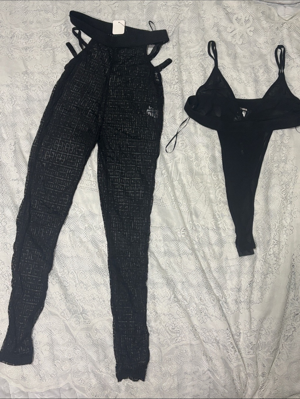 Black Textured Bodysuit/High-waist leggings set with Strappy Detail